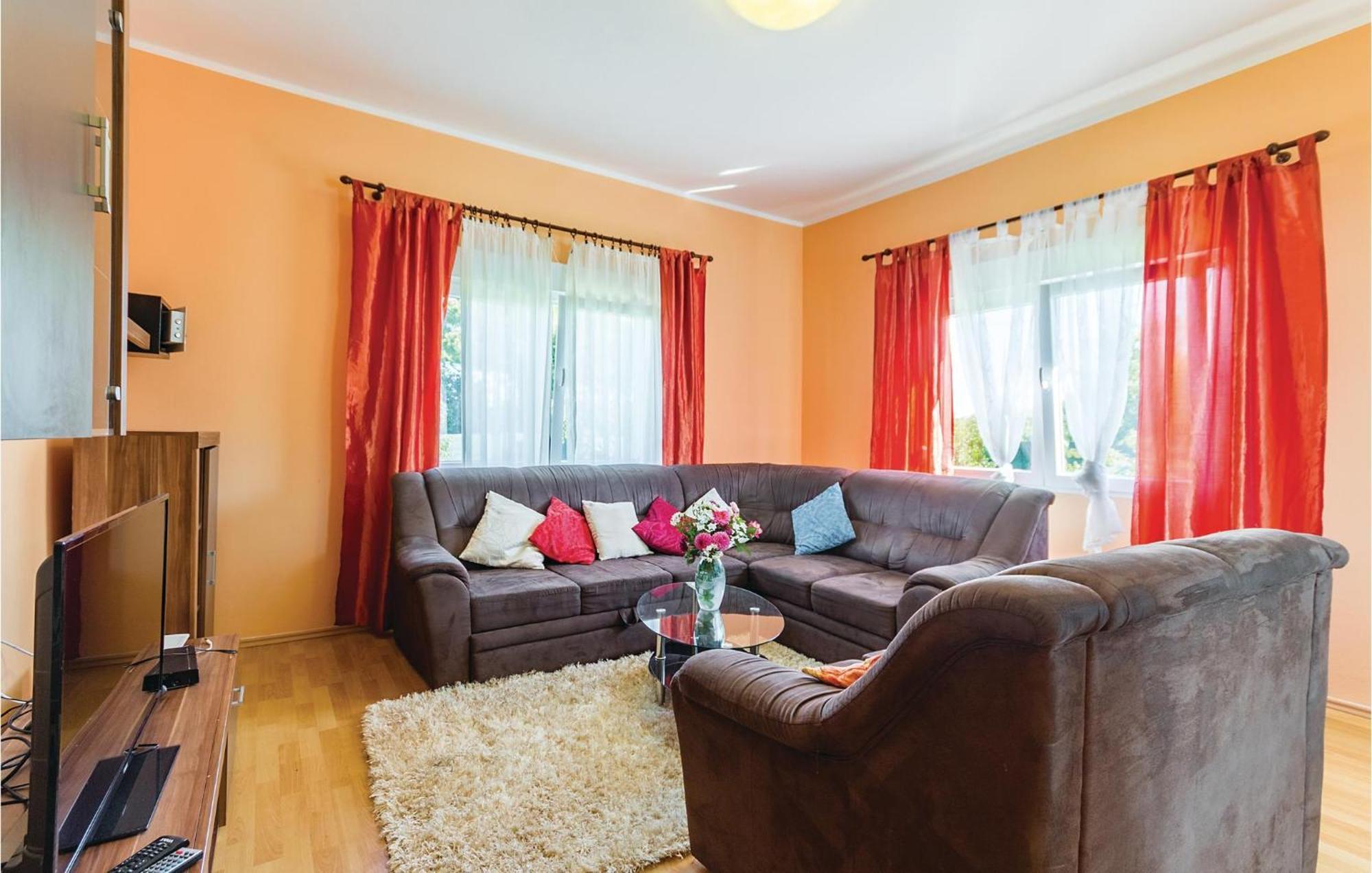 Beautiful Home In Pula With Wifi Pula