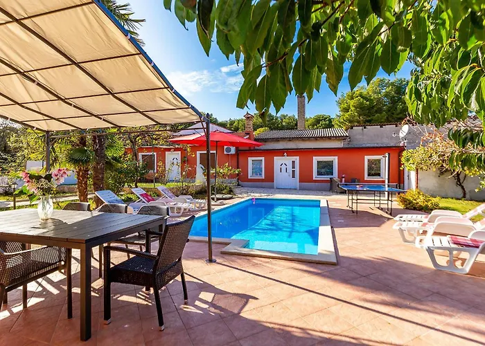 Beautiful Home In Pula With Wifi