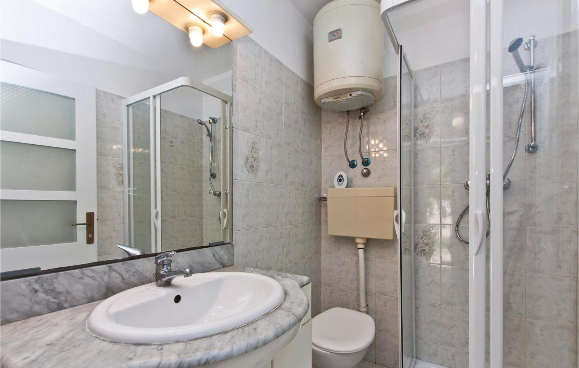 Beautiful Home In Pula With Wifi
