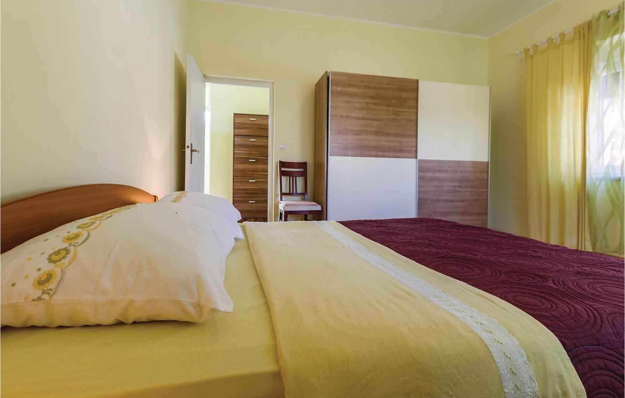 Beautiful Home In Pula With Wifi Pula