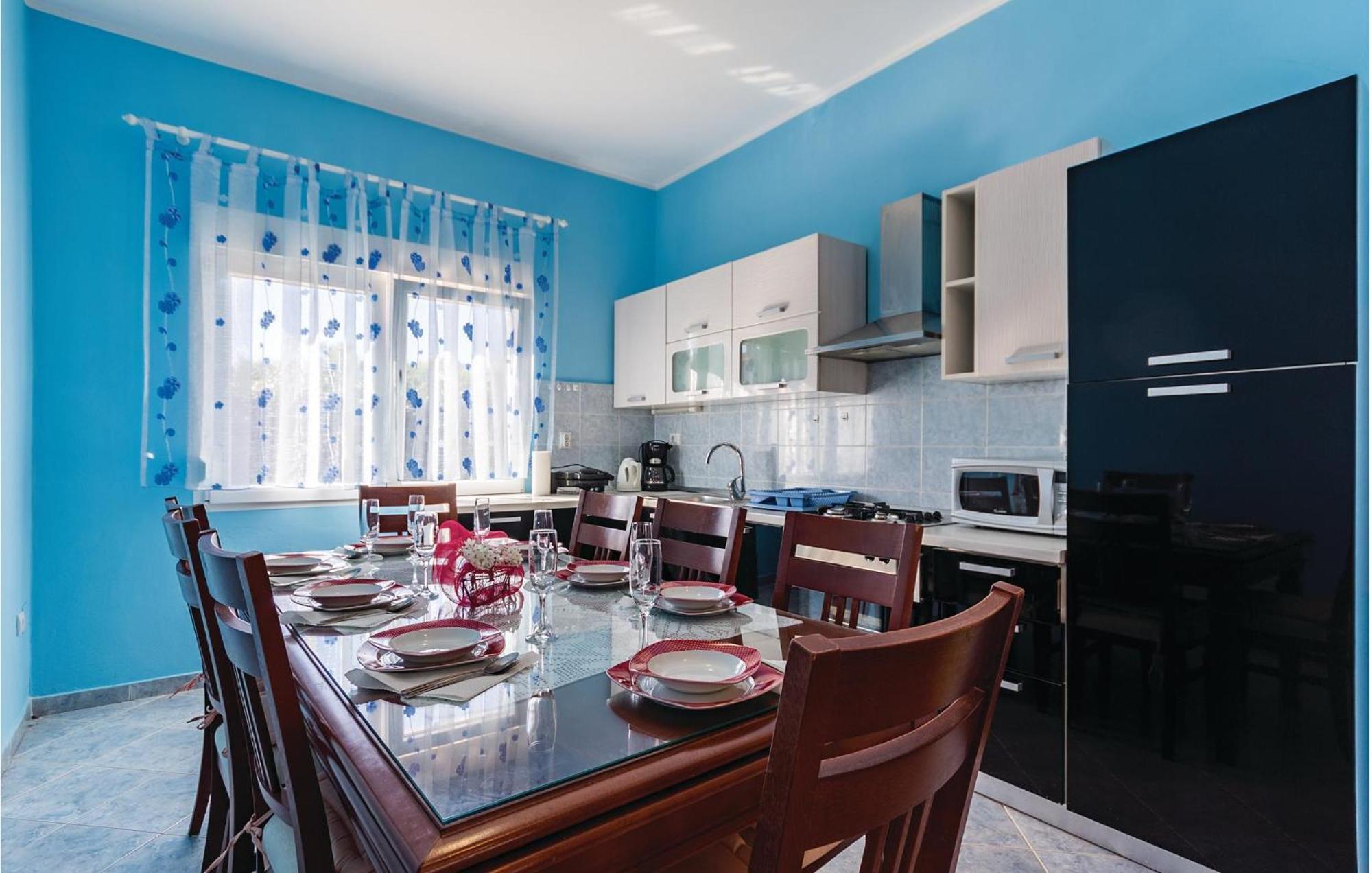 Beautiful Home In Pula With Wifi